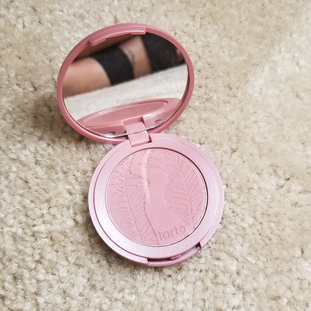 SOLD Makeup Bundle | Tarte Bare Minerals Boxom - Picture 2 of 8